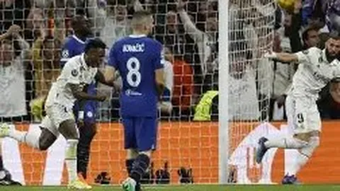 霍启刚迎来42岁生日，全家五口共享骑行时光