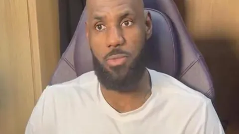 “德乙巅峰对决：五星级焦点战，比勒菲尔德激战赫尔斯泰因！”